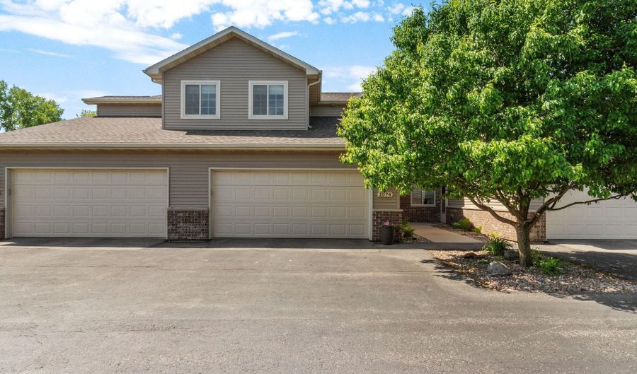 1074 W WILLIS Way, Appleton, WI 54913 - 2 Beds, 2 Bath