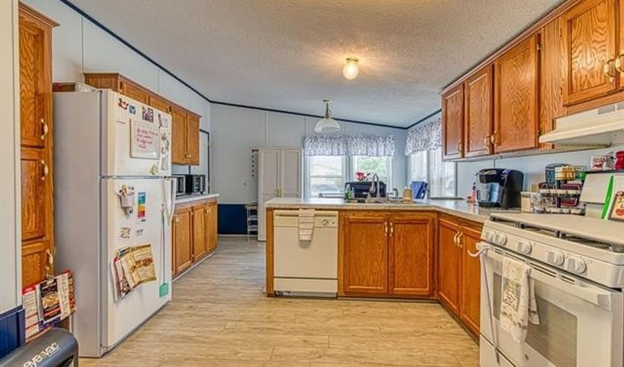 945 Tanner Lndg, Monroe, MI 48161 - 3 Beds, 2 Bath