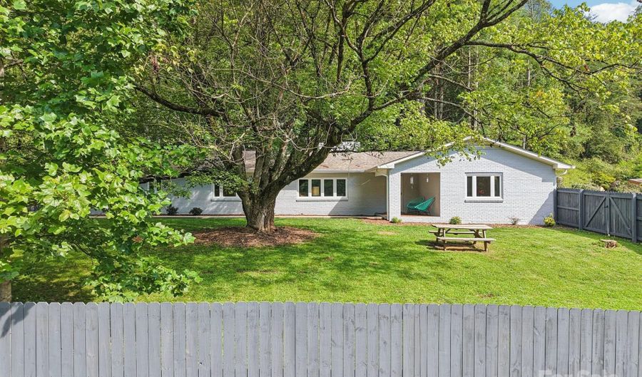 445 Chunns Cove Rd A, Asheville, NC 28805 - 3 Beds, 2 Bath