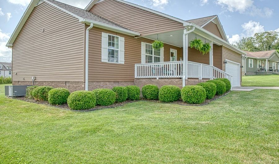 320 Valley Pointe Dr, Baxter, TN 38544 - 3 Beds, 2 Bath