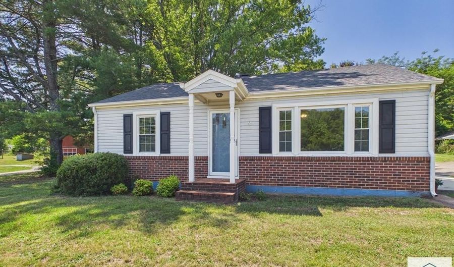 1002 Morningside Dr, Bassett, VA 24055 - 2 Beds, 1 Bath