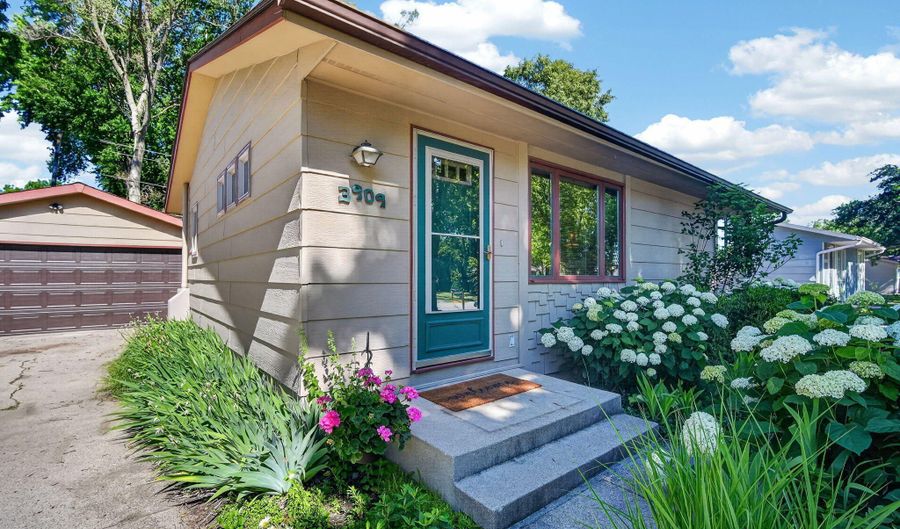 3909 Minnetonka Ave, Ames, IA 50010 - 3 Beds, 2 Bath