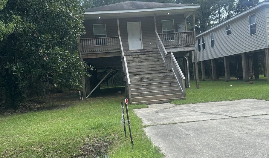 6323 W Adams St, Bay St. Louis, MS 39520 - 3 Beds, 2 Bath