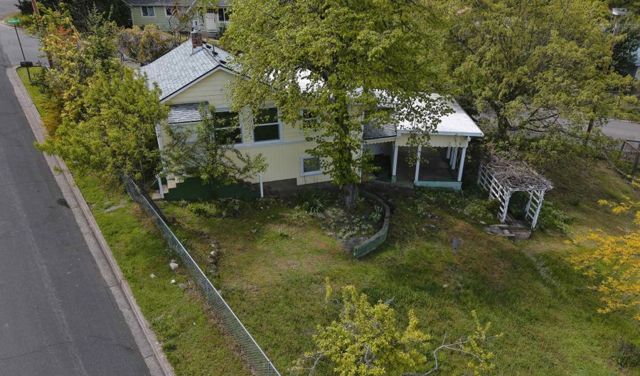 480 Harrison St, Ashland, OR 97520 - 2 Beds, 1 Bath