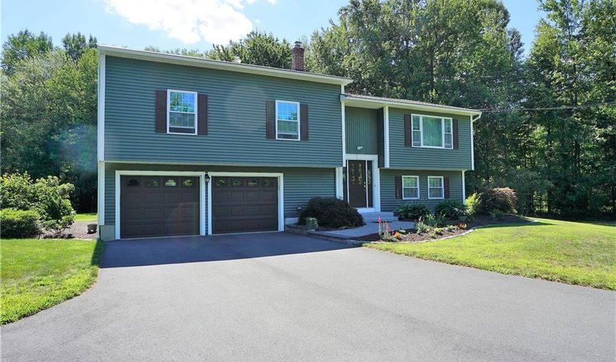 132 Zeya Dr, Coventry, CT 06238 - 3 Beds, 2 Bath