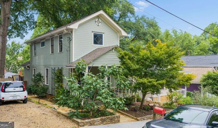816 Virgil St NE, Atlanta, GA 30307 - 2 Beds, 2 Bath