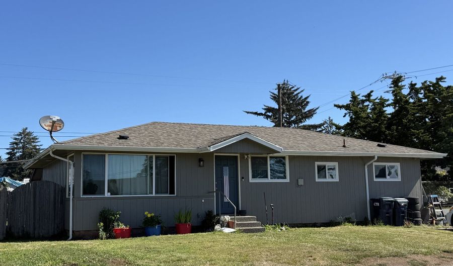 1202 IRIS St, Brookings, OR 97415 - 3 Beds, 1 Bath