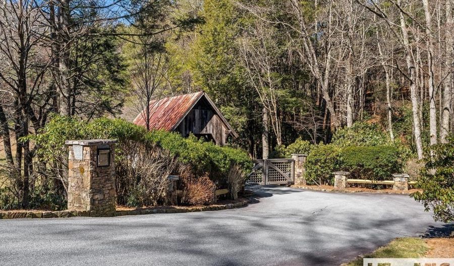 90 Jones Hollow Rd 28723, Cullowhee, NC 28723 - 2 Beds, 2 Bath