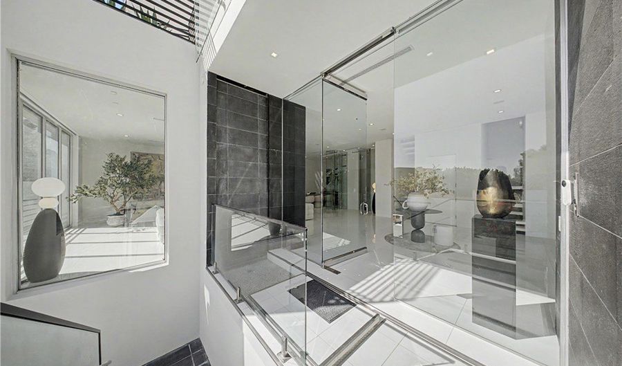 9459 Beverly Crst, Los Angeles, CA 90210 - 5 Beds, 7 Bath