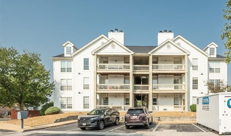 1445 Whispering Creek Dr E, Ballwin, MO 63021 - 2 Beds, 2 Bath