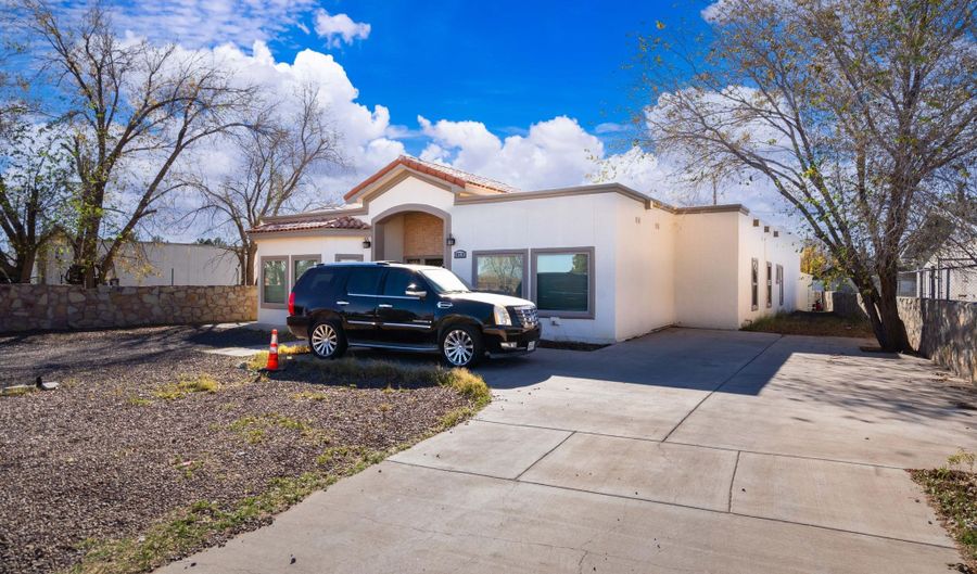 10728 Regina Dr, Socorro, TX 79927 - 4 Beds, 4 Bath