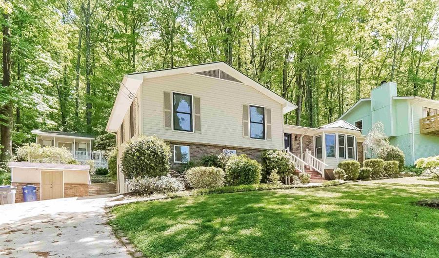 1330 HILLWOOD Dr, Alabaster, AL 35007 - 3 Beds, 3 Bath