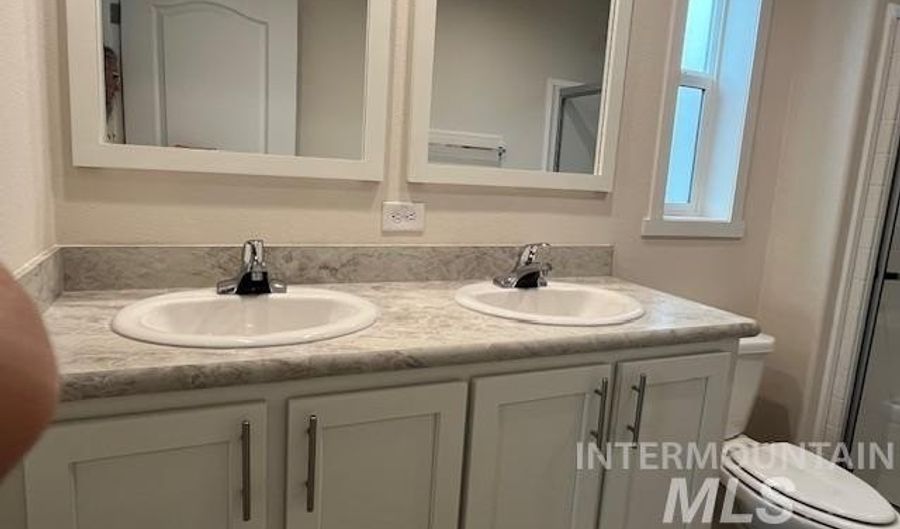 2401 S Owyhee St 52, Boise, ID 83705 - 3 Beds, 2 Bath