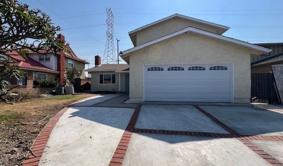 15420 S Stanford Ave, Compton, CA 90220 - 5 Beds, 3 Bath
