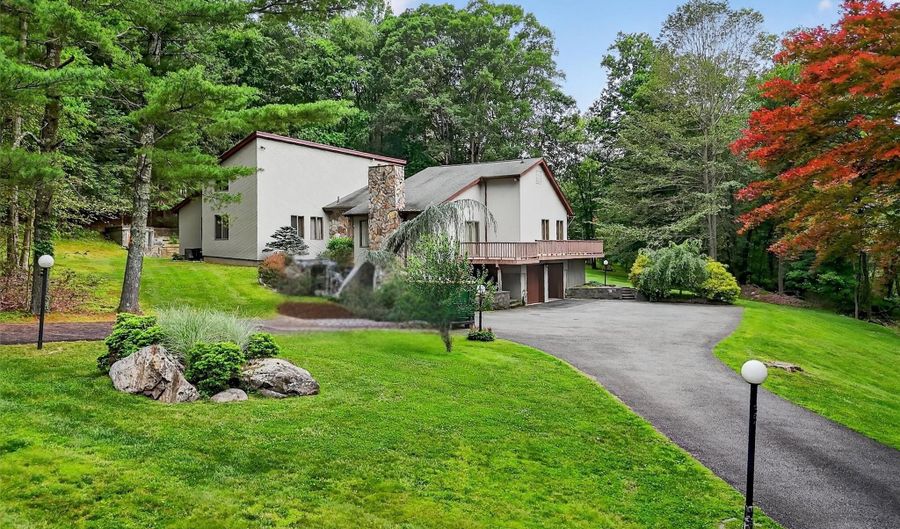 35 Greenlawn Rd, Amawalk, NY 10501 - 4 Beds, 3 Bath