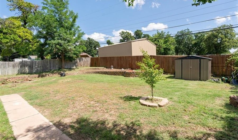 8008 NW 27 St, Bethany, OK 73008 - 4 Beds, 3 Bath