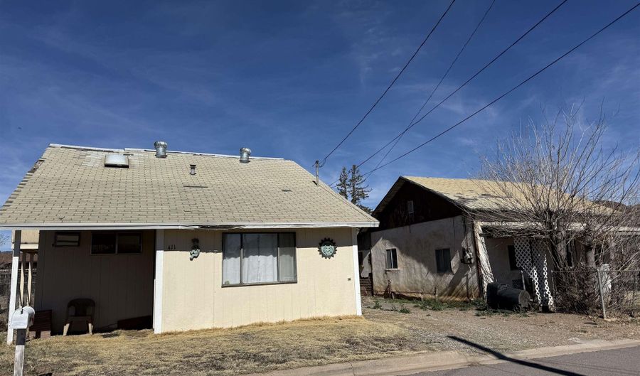 411 E Maple, Bayard, NM 88023 - 3 Beds, 2 Bath