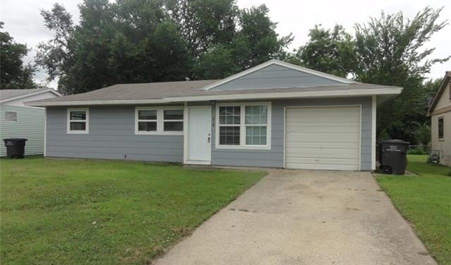 420 Lindenwood Dr, Bartlesville, OK 74003 - 3 Beds, 1 Bath