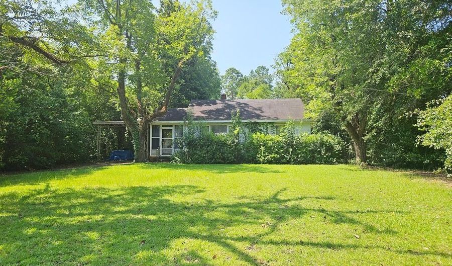 1910 Whitney Ave, Albany, GA 31707 - 2 Beds, 1 Bath