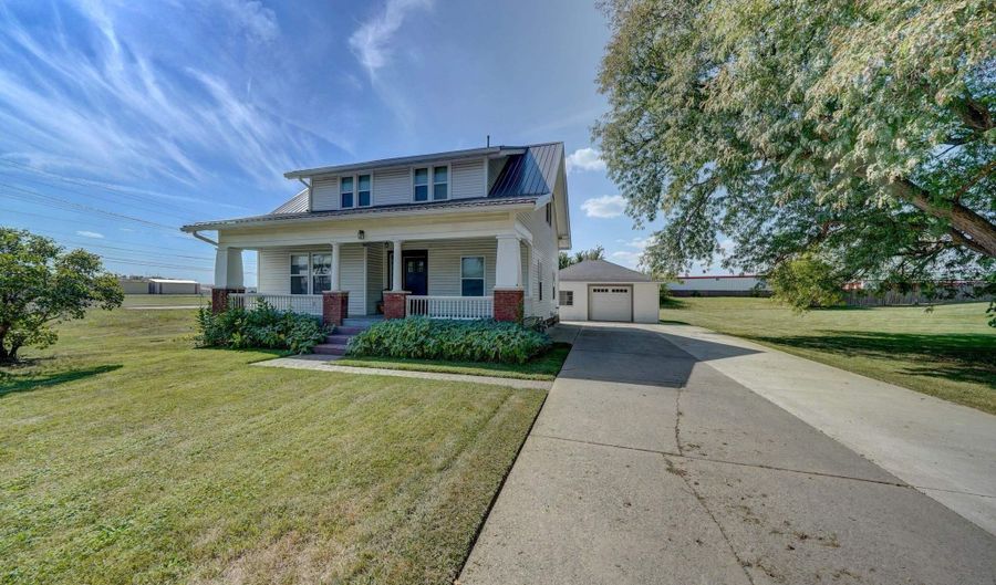 805 N Indiana Ave, Auburn, IN 46706 - 3 Beds, 2 Bath