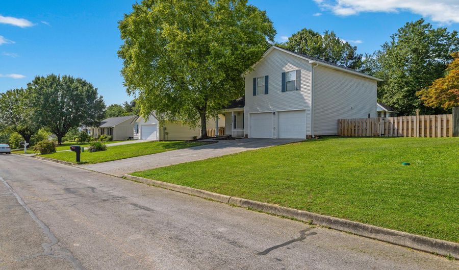 1720 Chesapeake Dr, Athens, TN 37303 - 3 Beds, 3 Bath