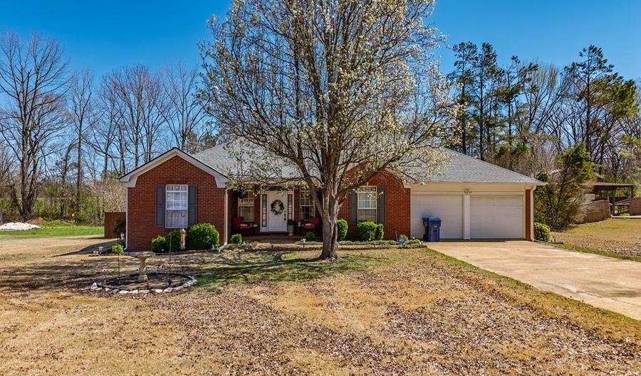 139 Hemlock Rd, Batesville, MS 38606 - 3 Beds, 2 Bath