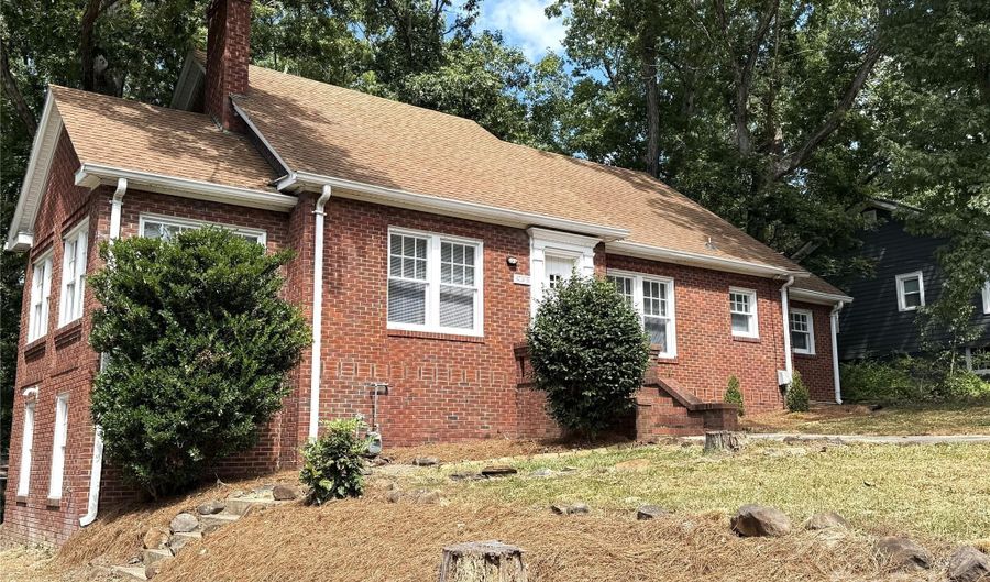 609 Montgomery Ave, Albemarle, NC 28001 - 5 Beds, 2 Bath