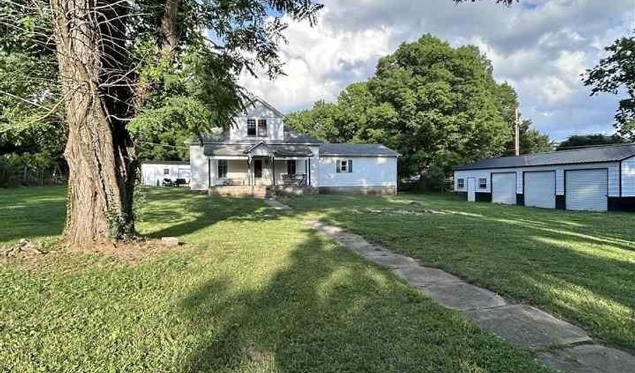 247 S Broadway St, Bloomingdale, IN 47832 - 4 Beds, 2 Bath