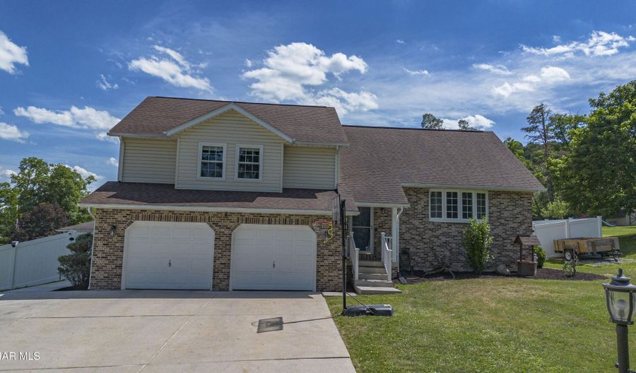 359 Reiling Ln, Altoona, PA 16601 - 3 Beds, 2 Bath