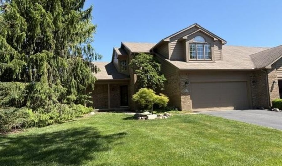 1261 Laurel View Dr, Ann Arbor, MI 48105 - 2 Beds, 4 Bath