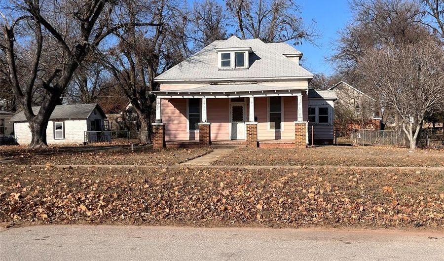 1008 W Colorado St, Chickasha, OK 73018 - 2 Beds, 1 Bath