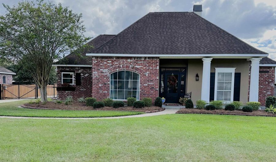12238 S Milstead Pl, Baton Rouge, LA 70818 - 3 Beds, 2 Bath