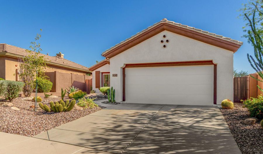 41341 N LAUREL VALLEY Ct, Anthem, AZ 85086 - 2 Beds, 2 Bath