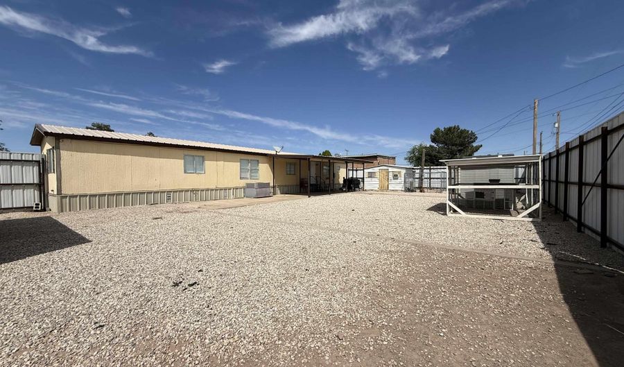 2205 W Grand Ave, Artesia, NM 88210 - 3 Beds, 2 Bath