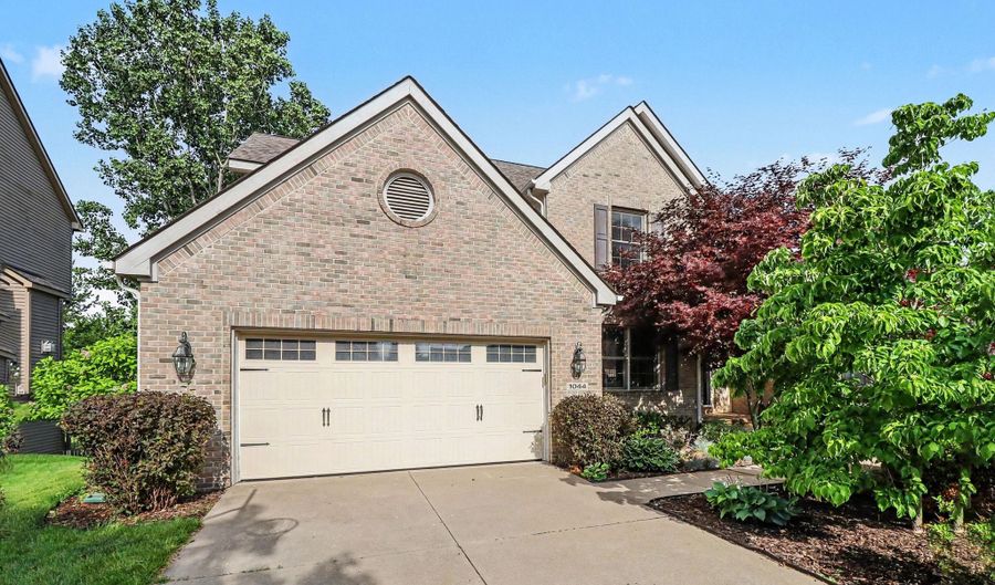 1044 Bicentennial Pkwy, Ann Arbor, MI 48108 - 4 Beds, 3 Bath