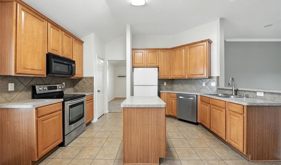 132 Shumard Dr, Aledo, TX 76008 - 3 Beds, 2 Bath