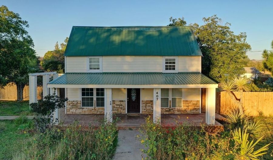 407 N 2nd St, Alpine, TX 79830 - 5 Beds, 3 Bath