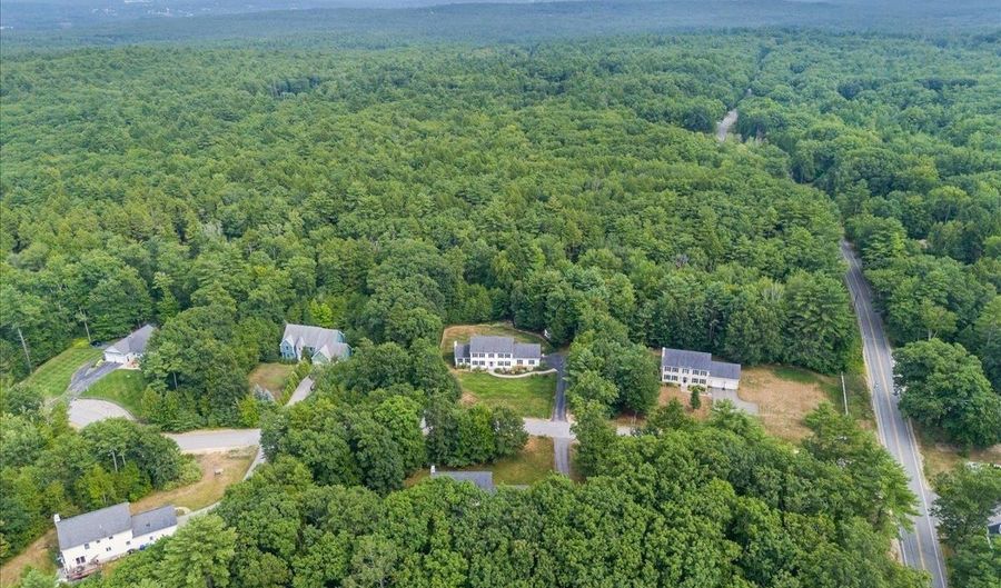 4 Dunnmoore Dr, Bow, NH 03304 - 4 Beds, 3 Bath