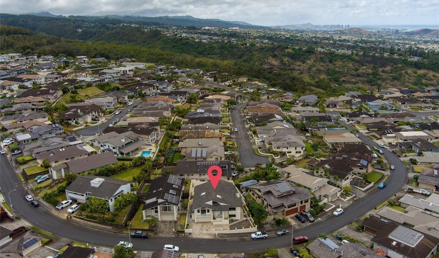 98-827 Ainanui Loop, Aiea, HI 96701 - 6 Beds, 4 Bath