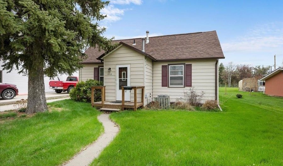 1112 Elkhorn St, Belle Fourche, SD 57717 - 2 Beds, 1 Bath