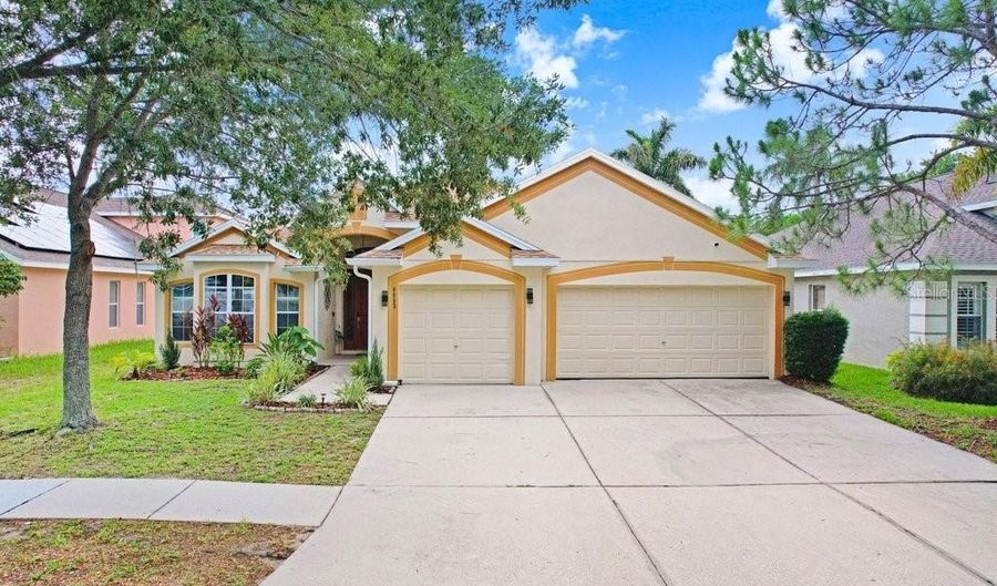 6803 CROMWELL GARDEN Dr, Apollo Beach, FL 33572 - 4 Beds, 2 Bath
