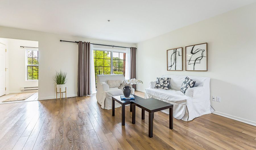120 W Oakbrook Dr, Ann Arbor, MI 48103 - 2 Beds, 2 Bath