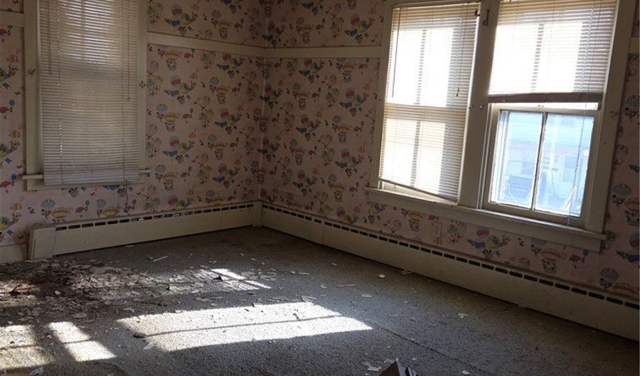415 Sarah St, Aliquippa, PA 15001 - 2 Beds, 0 Bath