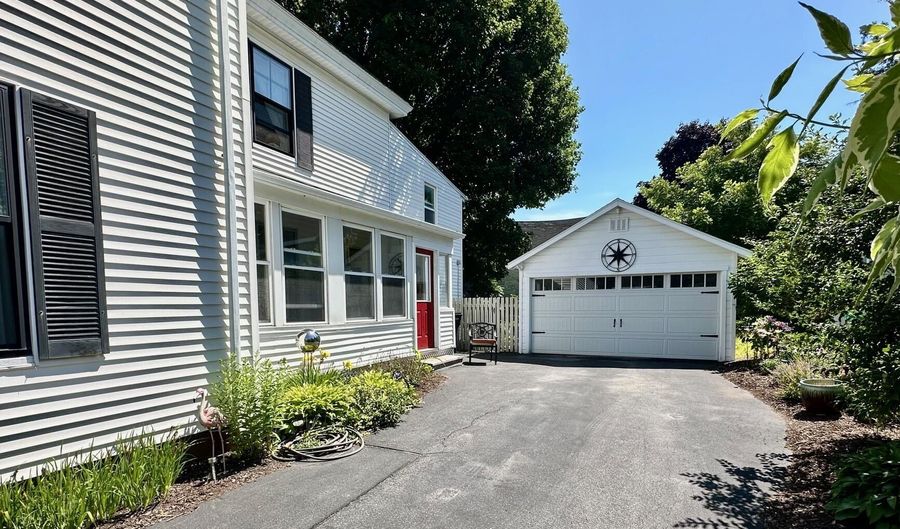 23 Holland St, Bangor, ME 04401 - 3 Beds, 2 Bath
