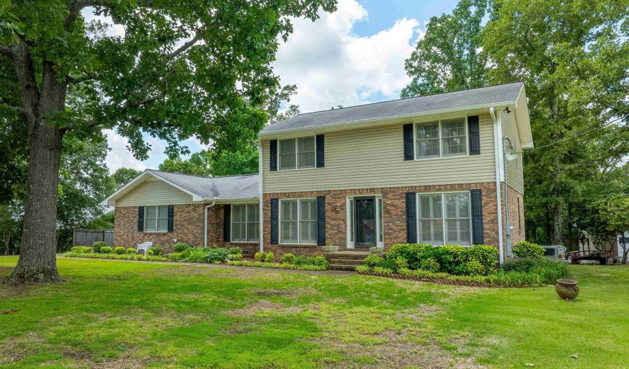 994 COMANCHE Trl, Anniston, AL 36206 - 4 Beds, 3 Bath