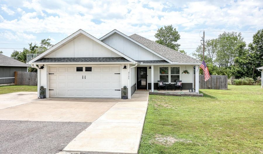 3135 Shepard Ave, Baxter Springs, KS 66713 - 3 Beds, 2 Bath