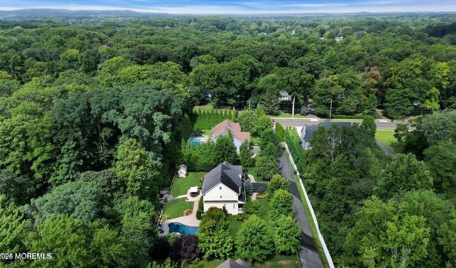 4 Del Ray Ct, Middletown, NJ 07748 - 4 Beds, 3 Bath