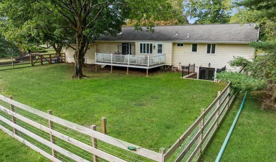 102 JAMESTOWN Rd, Belle Mead, NJ 08502 - 3 Beds, 3 Bath