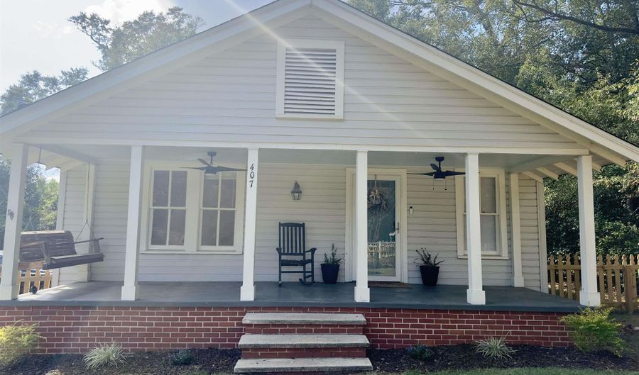 407 N White Ave, Bay Minette, AL 36507 - 3 Beds, 2 Bath