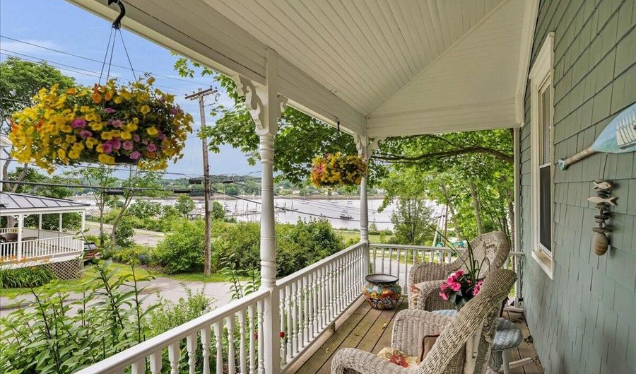 23 Commercial St, Belfast, ME 04915 - 3 Beds, 2 Bath